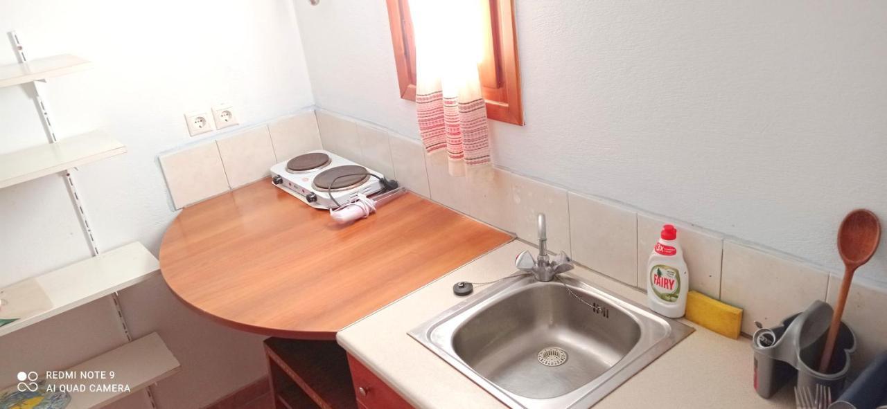 Isavella'S Apartment Schoinoussa Екстериор снимка